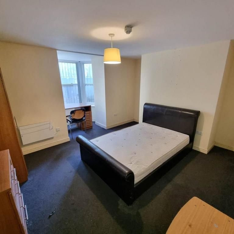 3 bedroom flat to rent - Photo 1