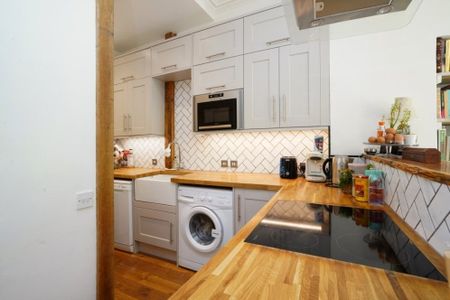 3 bedroom flat to rent - Photo 4