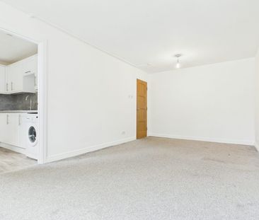 Flat to rent on - Photo 5