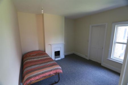 2 bedroom semi-detached house to rent - Photo 5