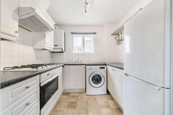 Hieatt Close, Mount Pleasant, Reading, RG1 - Photo 1