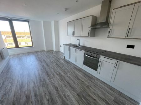 Clarence Street, Swindon - Photo 3