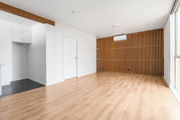 Stylish, Newly Updated Apartment Close to the Heart of Geelong - Photo 1