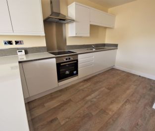 2 bedroom Flat in Woodsley Road, Leeds - Photo 1