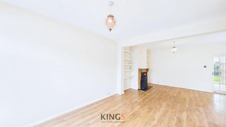 3 bedroom semi-detached house to rent - Photo 5