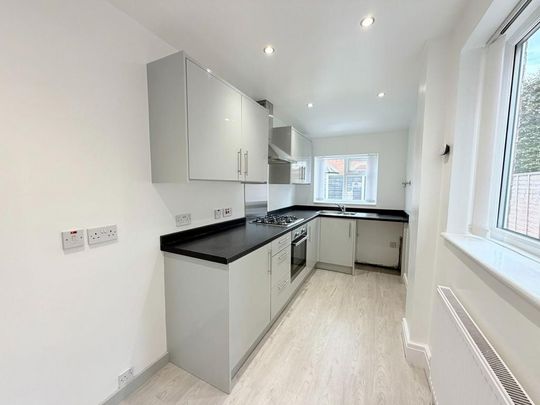 3 bedroom semi-detached house to rent - Photo 1