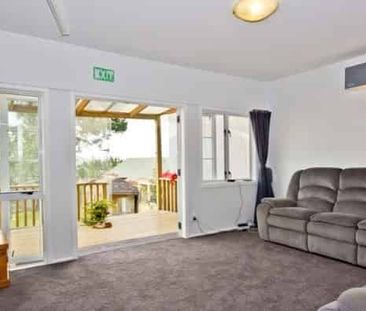 Prime location, Spacious and Stylish Family Home - Photo 1