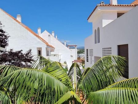 Luxury Apartment for rent in Marbella, Andalusia - Photo 2