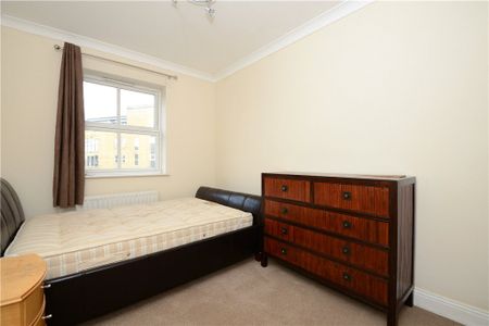 Leathermarket Court, London, SE1 3HS - Photo 5