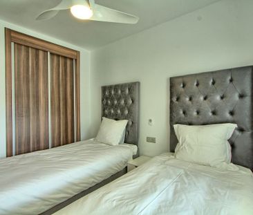 Luxury Apartment for rent in San Pedro de Alcántara, Andalusia - Photo 6