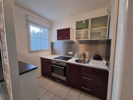 A LOUER - F2 MEUBLÉ + BALCON + PARKING - Photo 4