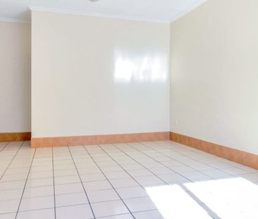 TIDY UNIT, GREAT LOCATION - Photo 3