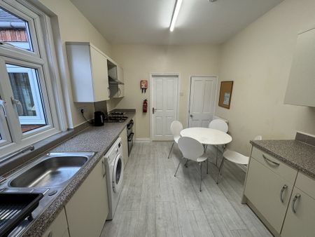 Second Avenue, Heworth - P10406 - Photo 5