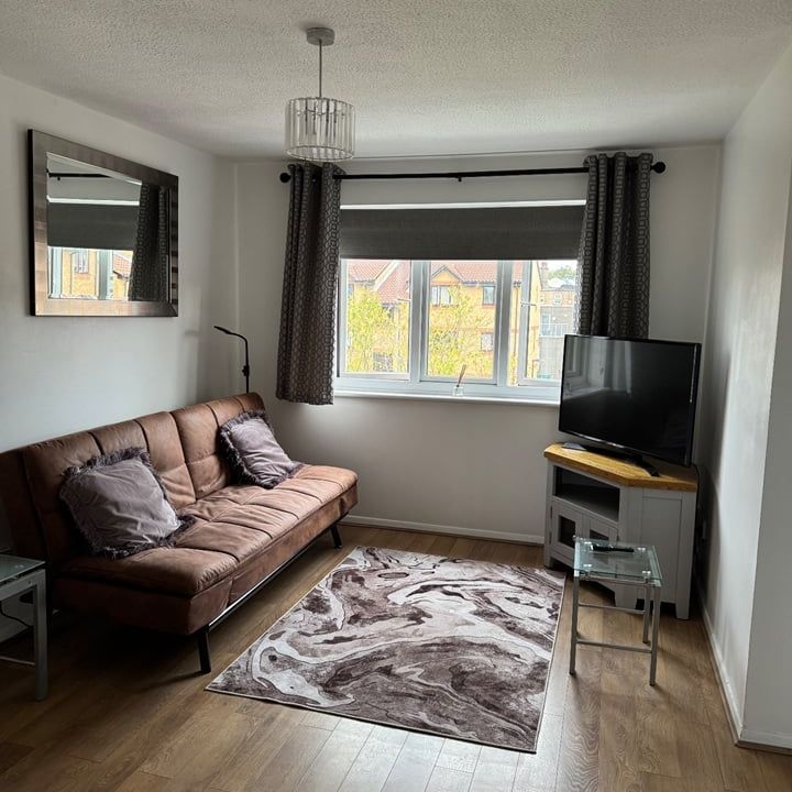 1 Bed Flat, Glenville Grove, SE8 - Photo 1