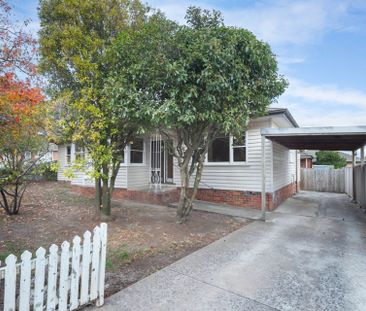 SPACIOUS FAMILY HOME IN POPULAR BALLARAT NORTH - Photo 6