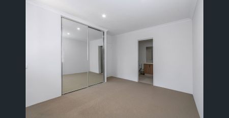 STYLISH RENTAL OPPORTUNITY - EASY-CARE HOME IN GREAT LOCATION - Photo 4