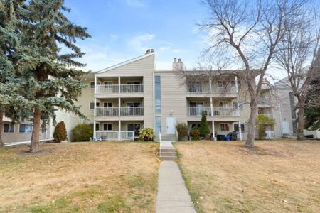 Sherwood Park Unfurnished Condo Rental in Sherwood Park - Beautiful Upgraded UNFURNISHED Condo in Woodbridge - Photo 5