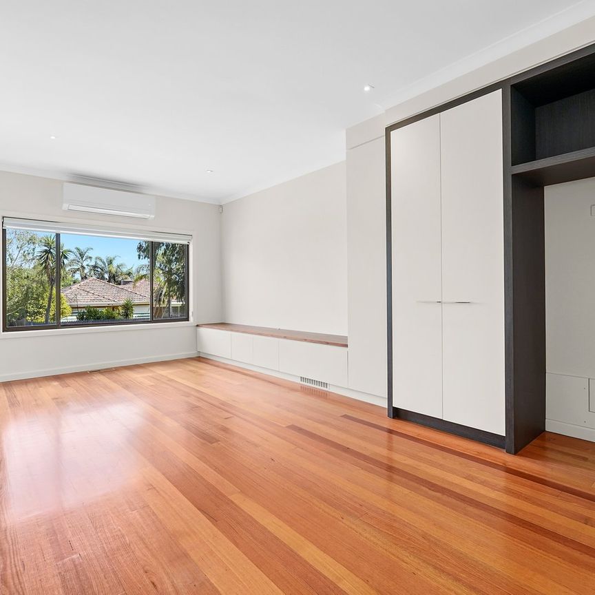 MODERN THREE BEDROOM HOME IN PRIME LOCATION - Photo 1