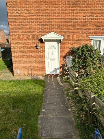 1 Bed Detached House, Linbridge Way, LU2 - Photo 4