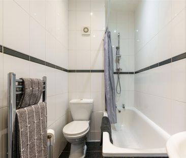 2 bed flat to rent in Heaton Grove, Newcastle Upon Tyne, NE6 - Photo 1