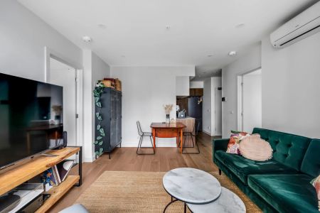 Light-Filled Apartment in Prime City Fringe Location - Photo 4