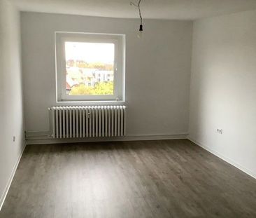 Modernisierte 2-Zi.-DG-Wohnung (5.OG) mit niedriger Deckenhöhe - Foto 3