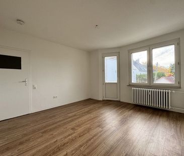 bezugsfertige und barrierearme Wohnung in gepflegtem Mehrfamilienhaus - Photo 1