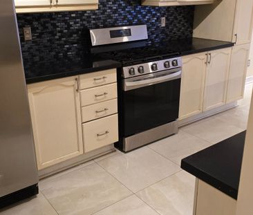 For Lease - 5223 Fairford Crescent Unit# 79, Mississauga, Ontario - Photo 3