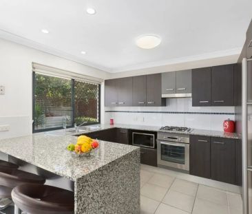 Spacious Family Home with Views and Breeze! Stretton School Catchment - Photo 3