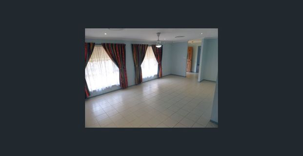 PREPARE YOURSELF FOR SUMMER! DUCTED A/C AND SOLAR! - Photo 1