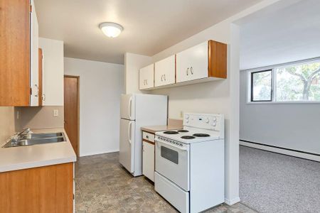 2 Bedroom - Photo 3