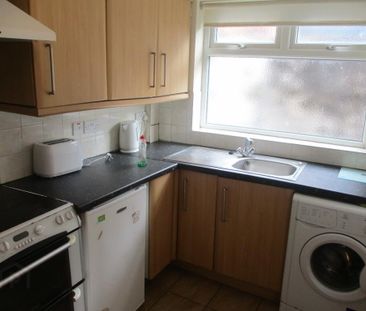 Great 2 Bedroom House, 50 Jerusalem Street, Queens Quarter, Belfast... - Photo 6