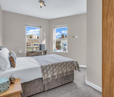 4 bedroom flat to rent - Photo 6