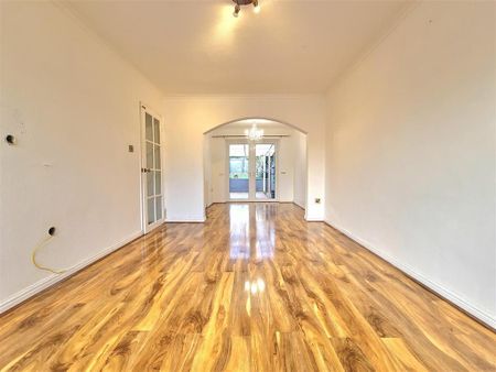 3 bedroom semi-detached house to rent - Photo 4