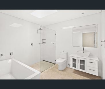 2/21 Whiting Avenue, Terrigal, NSW 2260 - Photo 5