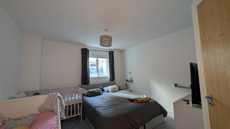 2 bedroom flat to rent - Photo 4