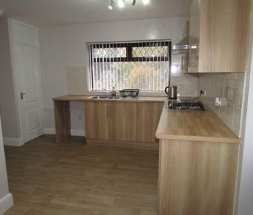 3 bedroom terraced house to rent - Photo 6