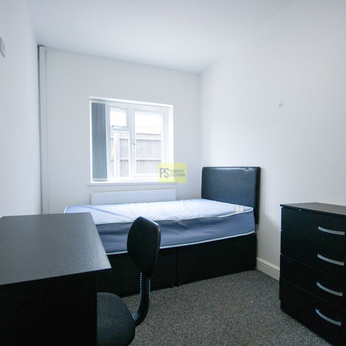 8 Dawlish Road - Photo 1