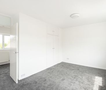 2 bedroom flat to rent, Available unfurnished now - Photo 1