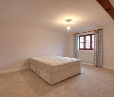 4 bedroom terraced house to rent - Photo 4