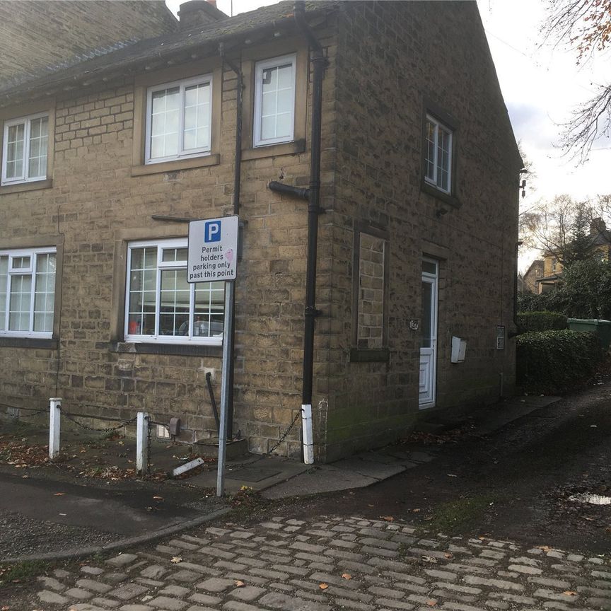 27 Wentworth Street, Huddersfield, HD1 - Photo 1