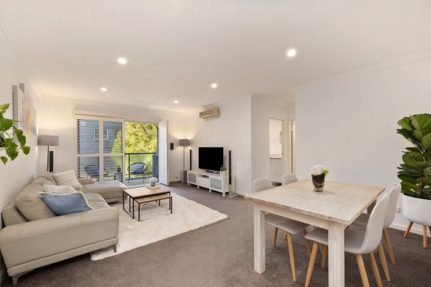 Sleek executive apartment with terrace in a tranquil central cul-de-sac - Photo 1