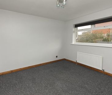 43 Chesterbrook Crescent, Newtownards, BT23 8QZ - Photo 2