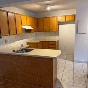 5 1/2 à louer - Photo 2