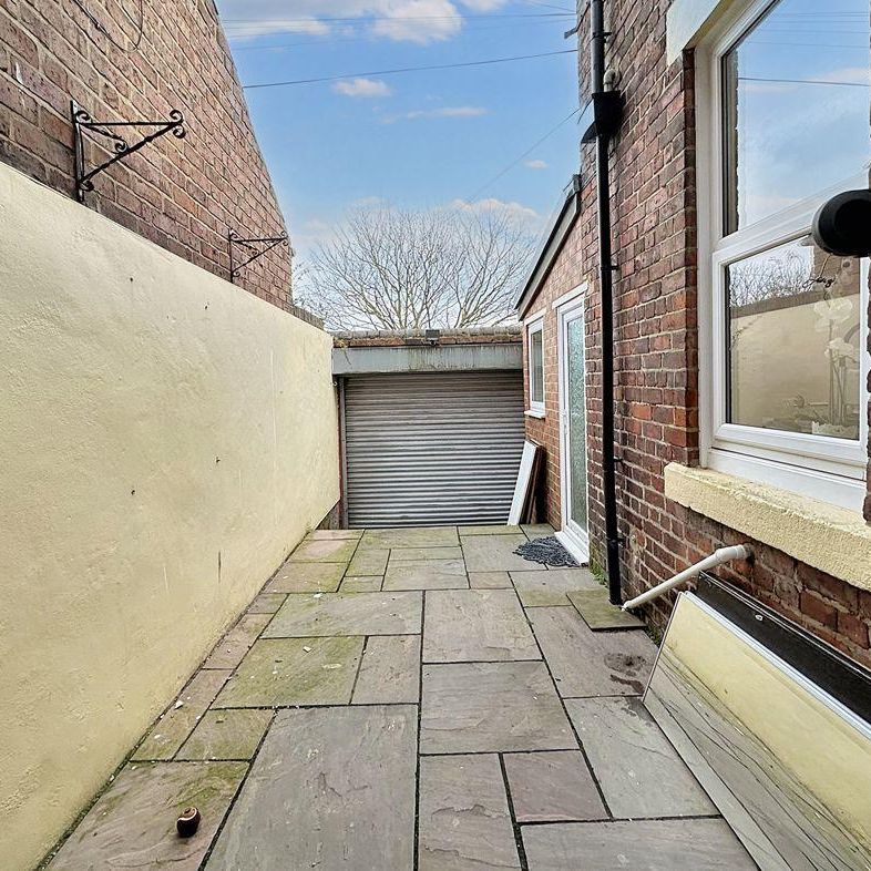 3 bed terraced house to rent in NE28 - Photo 1