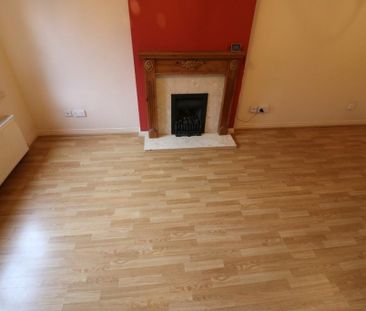 2 bedroom semi-detached house to rent - Photo 2