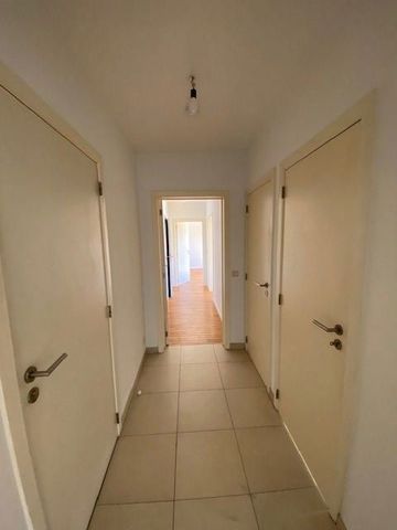 2-bedroom apartment with terrace - Photo 5