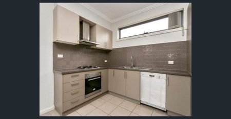 Perfect Townhouse! - Photo 4