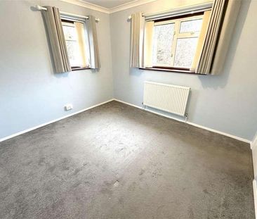 Asten Fields, Battle, TN33 - Photo 1