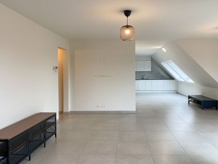 INSTAPKLAAR DRIE SLAAPKAMER APPARTEMENT GELEGEN IN CENTRUM EVERGEM - Photo 3